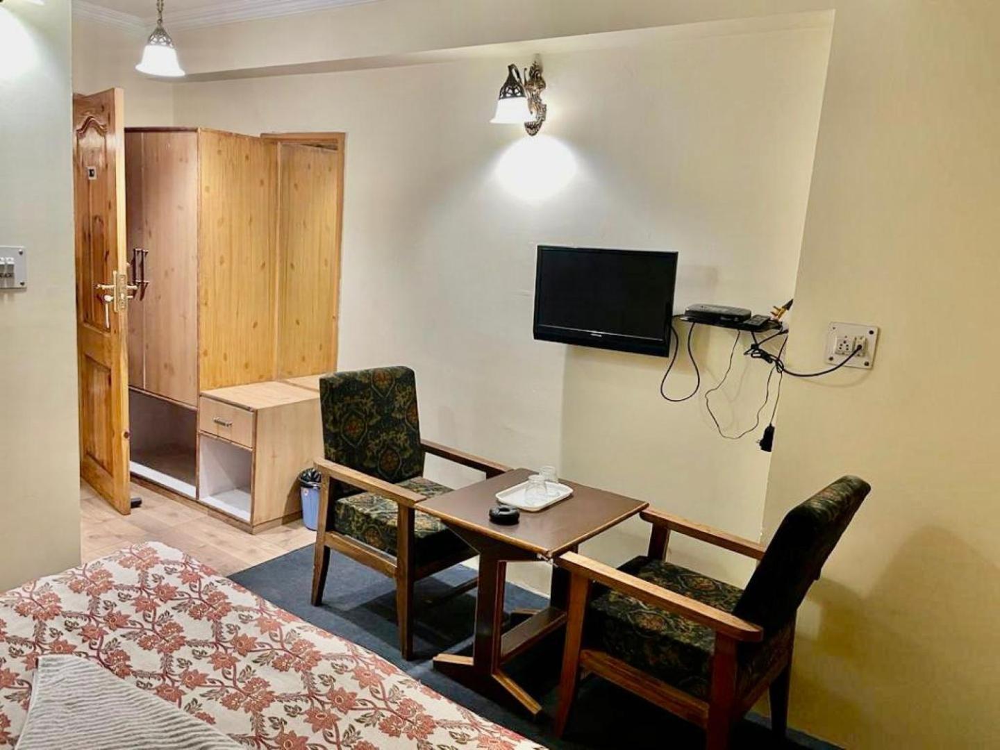 Hotel Town Centre , Srinagar Екстериор снимка